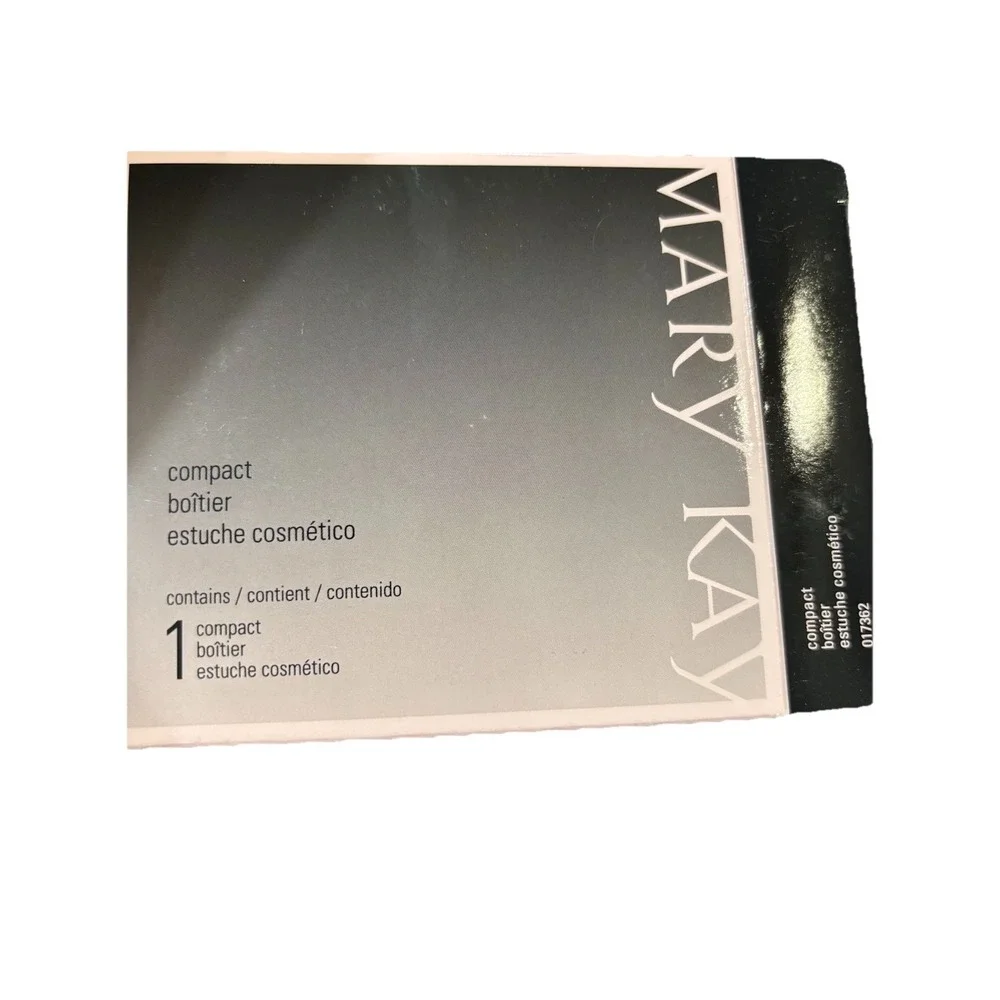 NIB Mary Kay Magnetic Black Compact #017362 With Mirror (Unfilled)